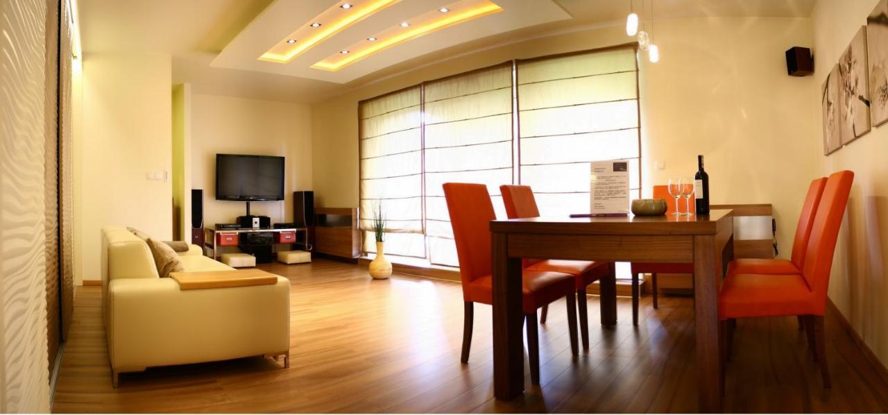 Apartamenty Wislany Brzeg 우스트론 외부 사진