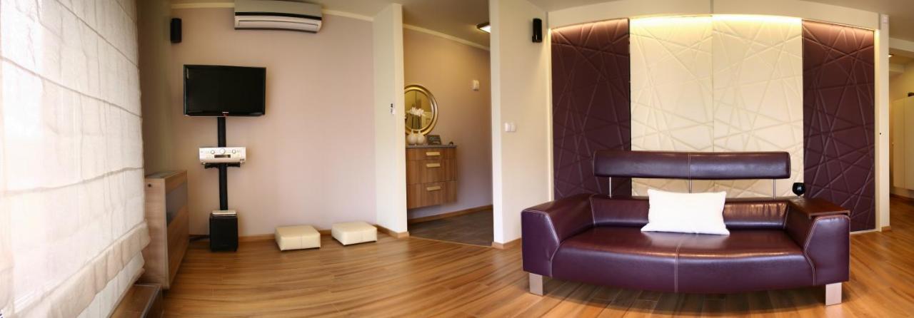Apartamenty Wislany Brzeg 우스트론 외부 사진
