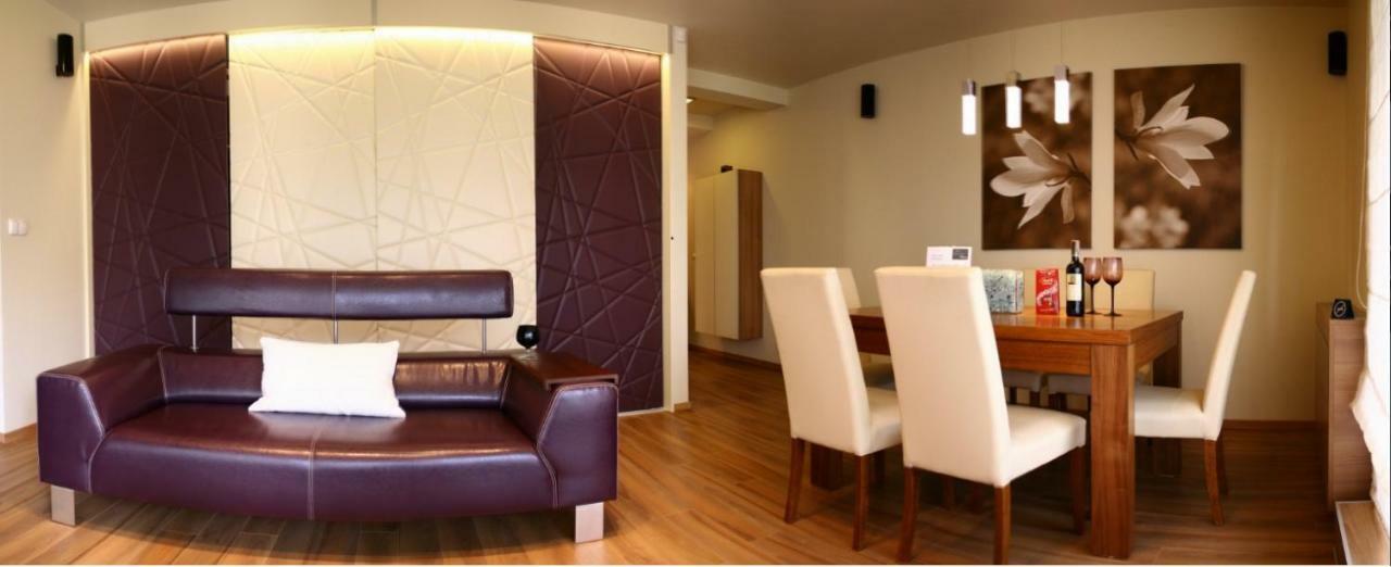 Apartamenty Wislany Brzeg 우스트론 외부 사진